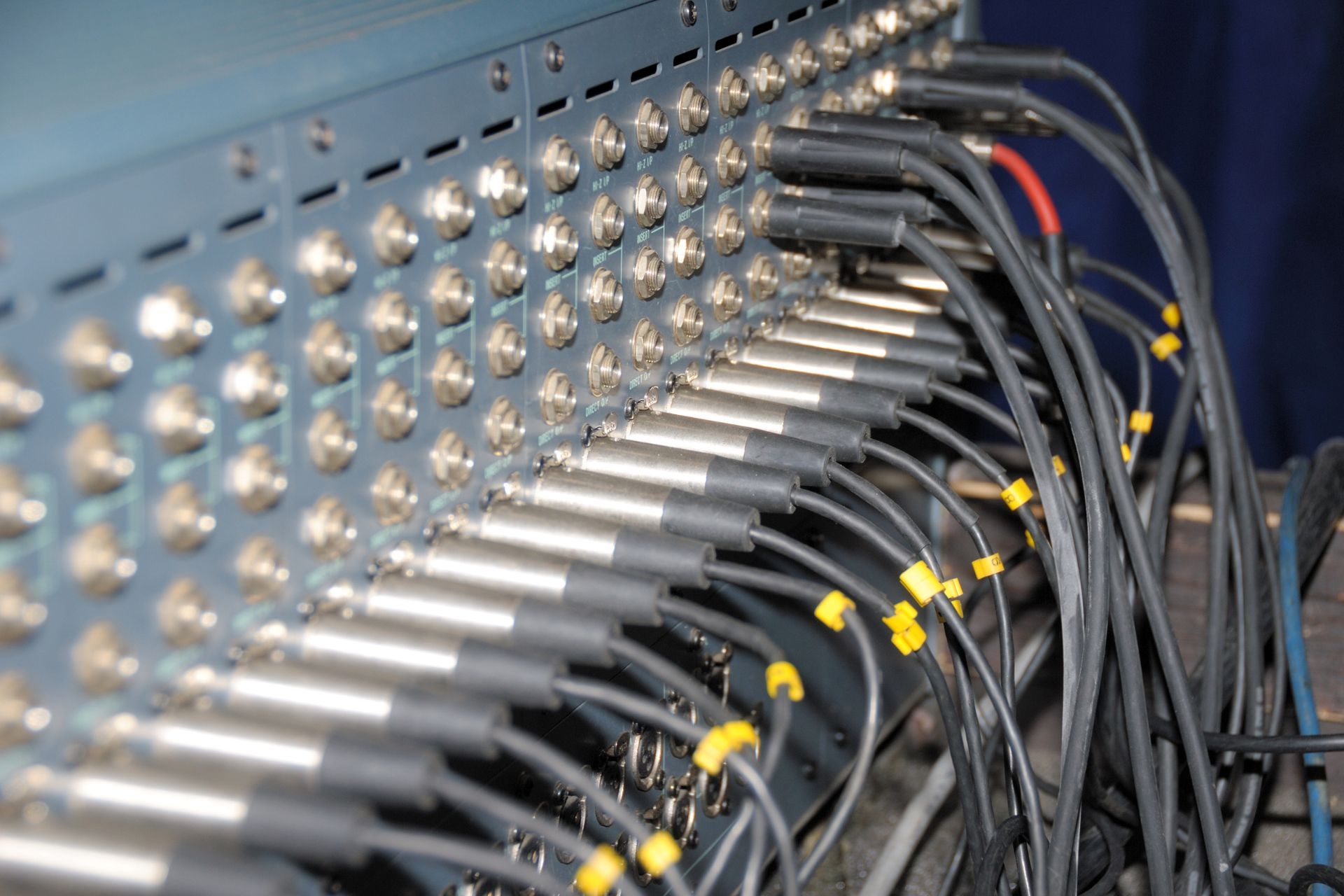 What are some best practices for implementing a cable management system in an office setting?