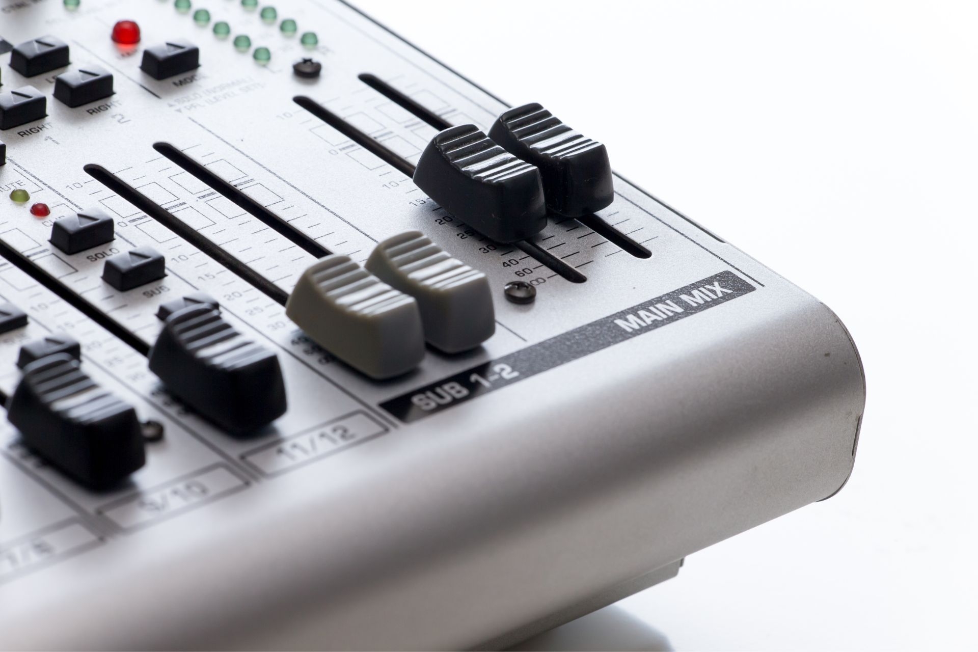 What are the key considerations when routing audio cables in a commercial audio system installation to minimize signal degradation and maintain signal integrity?