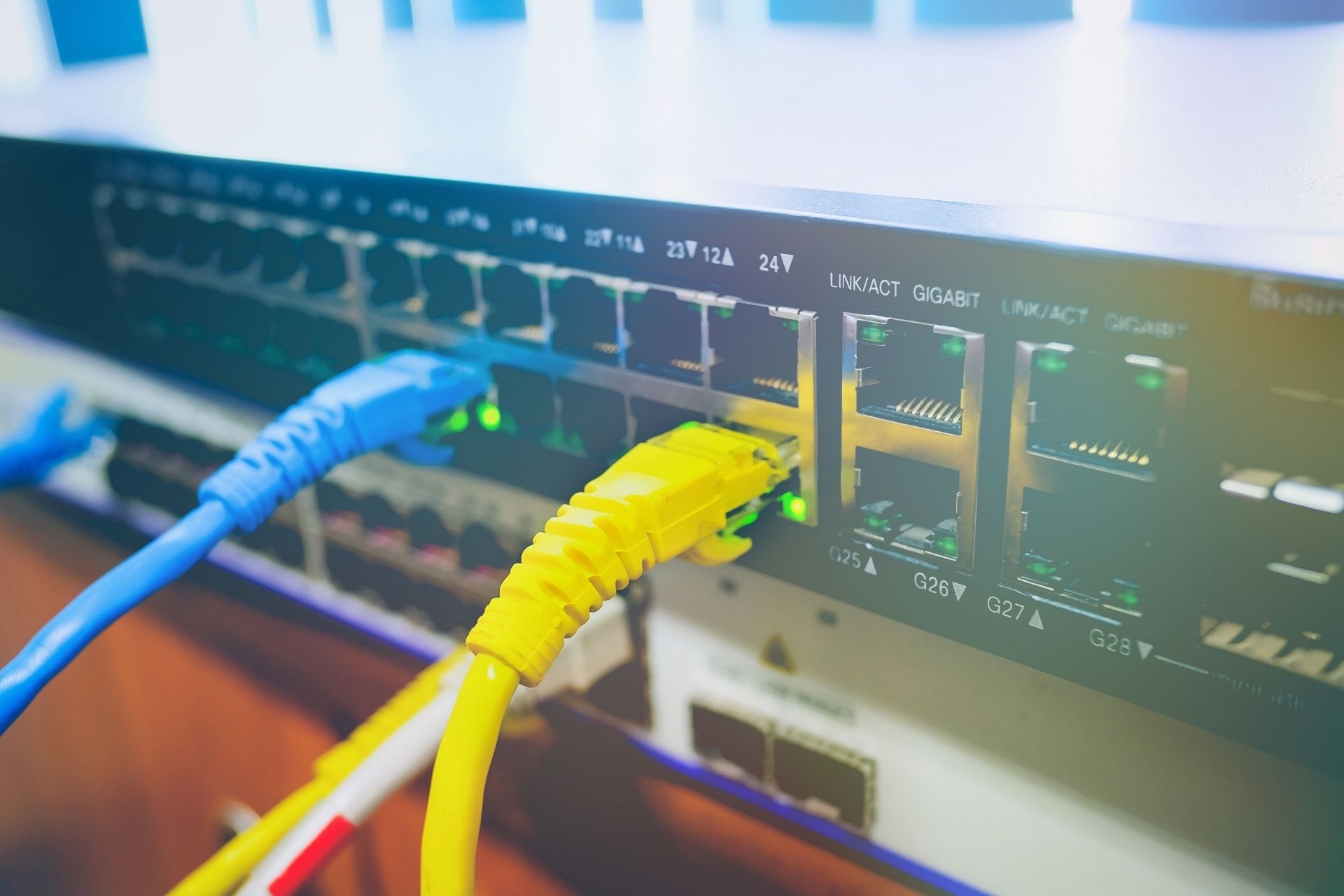 How can property managers handle internet service outages effectively in multi-dwelling units?