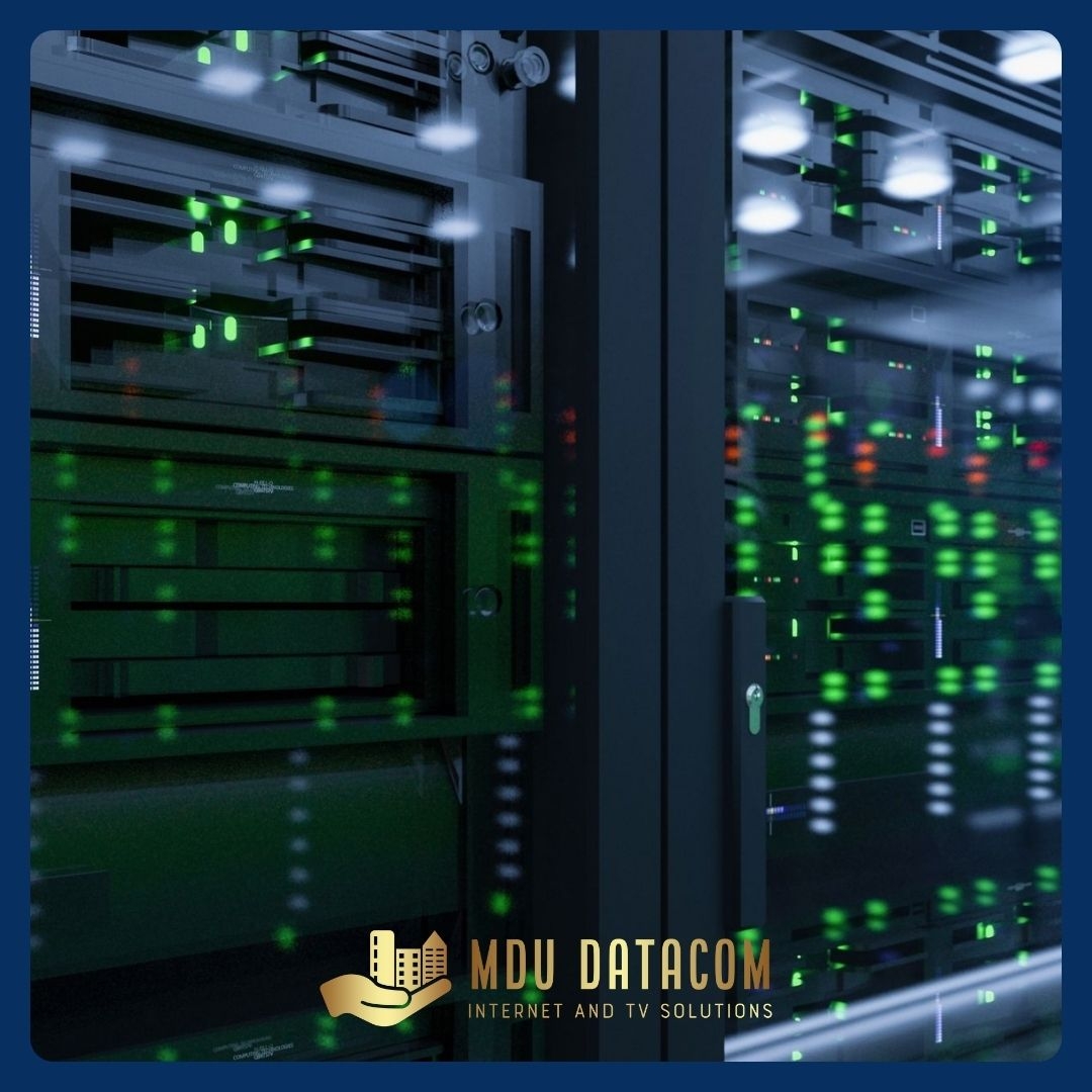 What are the different types of server hardware available in the market?