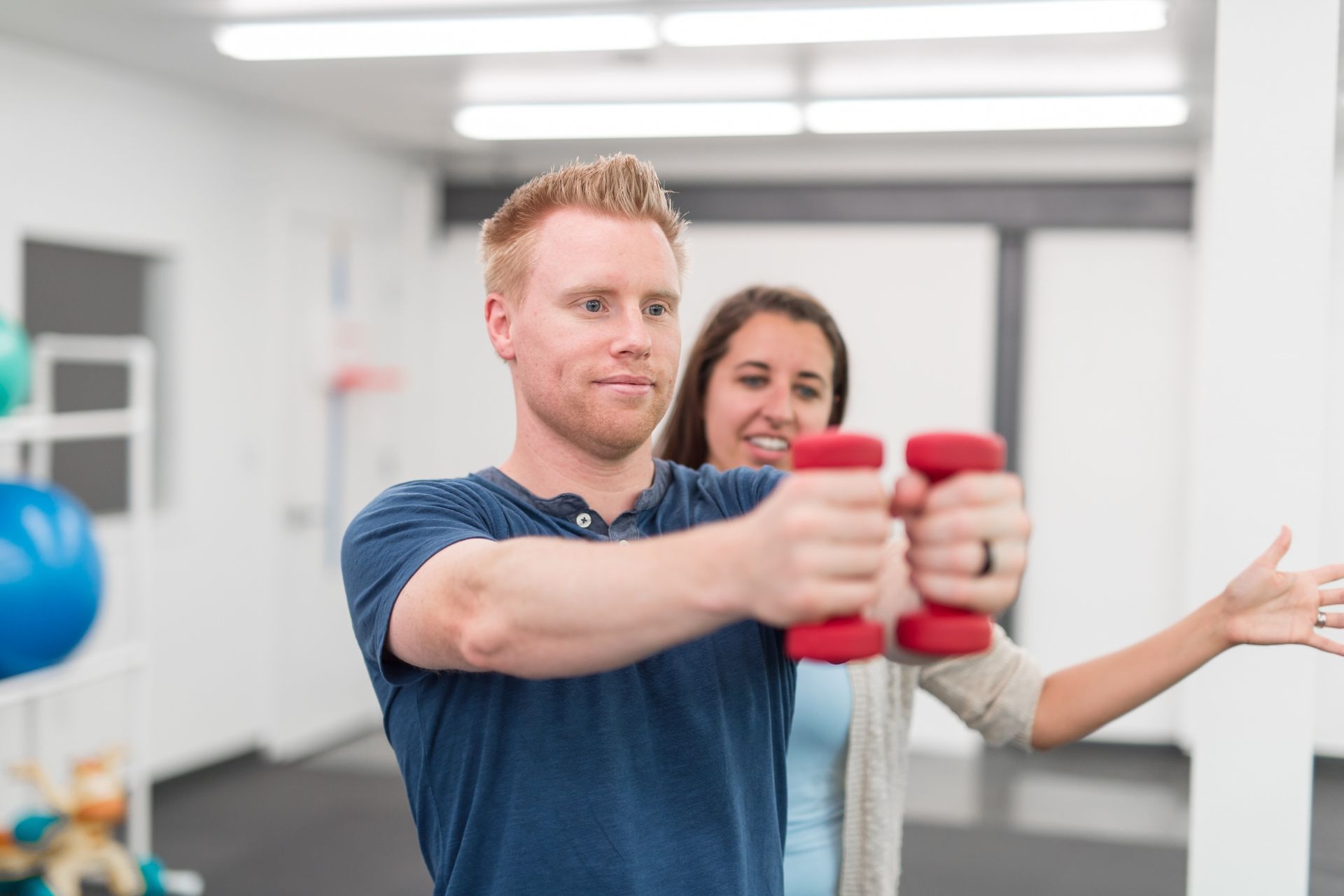 Are there any recommended exercises for individuals with a forward head posture?