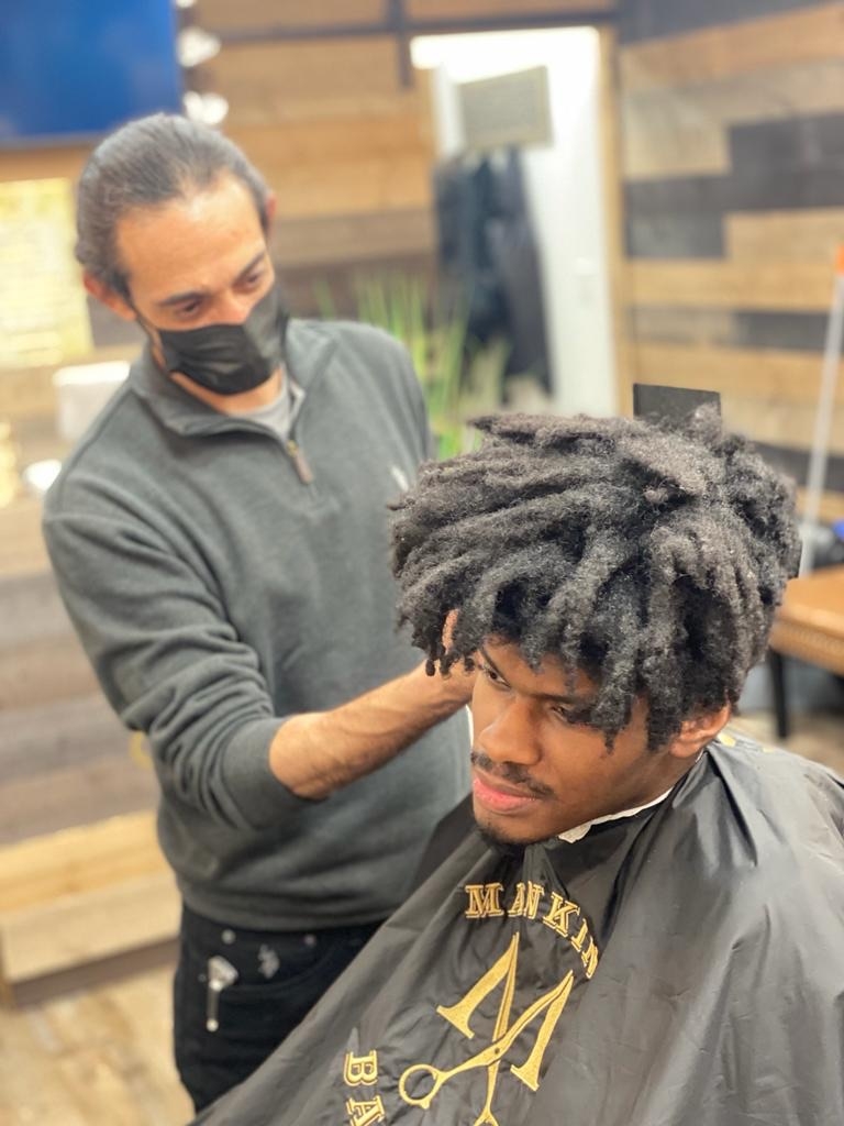 Are there regulations in place for the proper ventilation and air quality in barbershops to maintain a clean and healthy environment for both clients and staff?