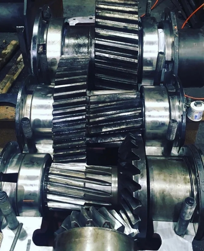 What are the recommended steps for conducting a thorough gearbox inspection to ensure accuracy and reliability of findings?