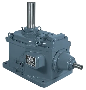 How do fluctuating operational loads impact the overall performance of a gearbox?