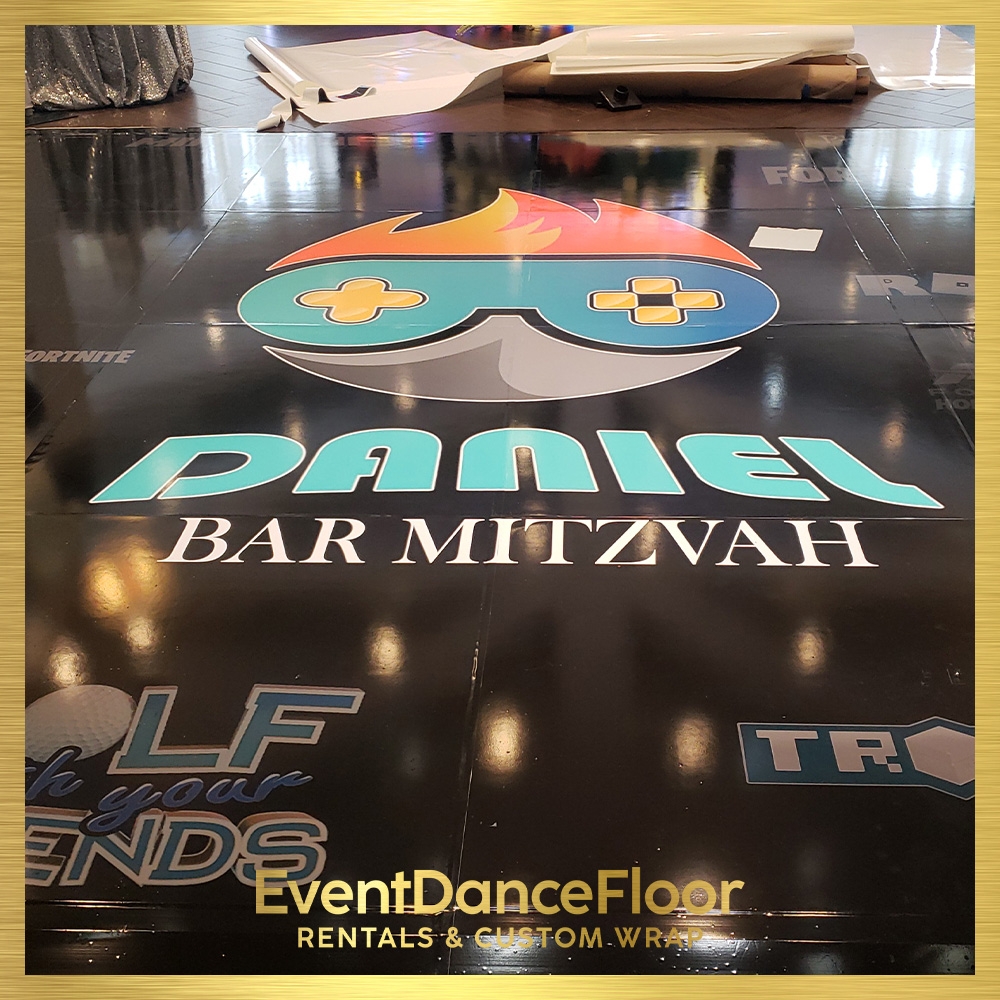 Can a geometric pattern vinyl dance floor be customized to fit a specific event or theme?